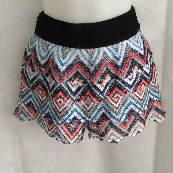 No Boundaries Pants - 🧿NWT NO BOUNDARIES CROCHET SHORTS